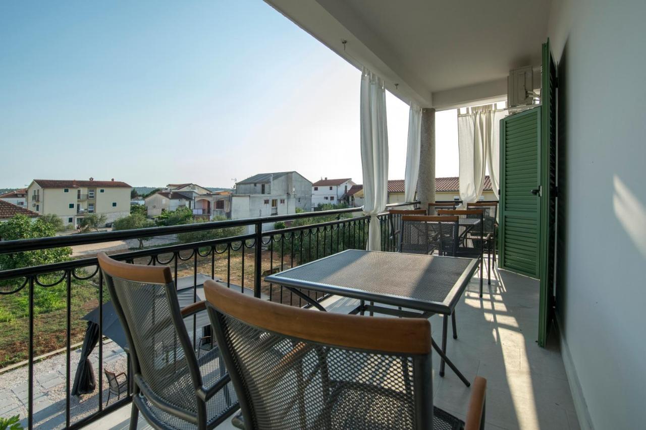 Villa Gambera Pirovac Bagian luar foto